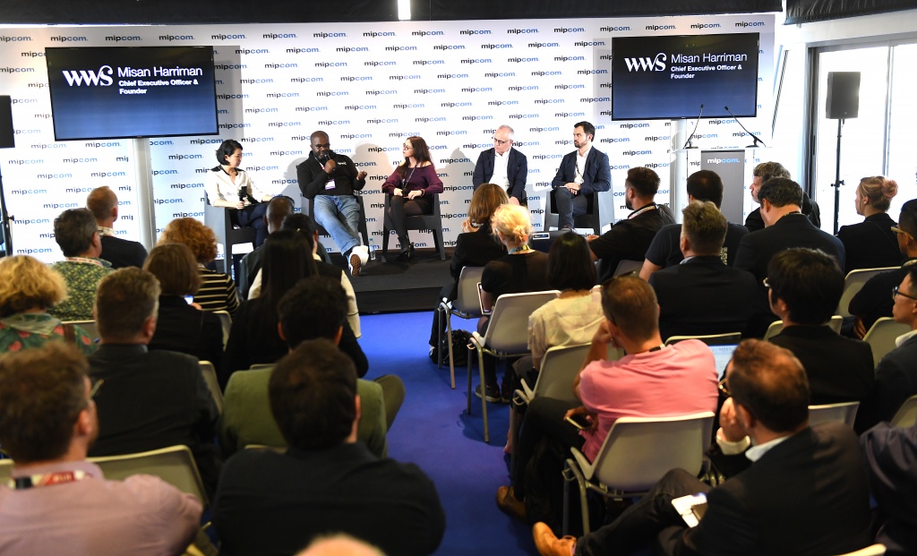    MIPCOM,    .        (Going live! Making the most of the live streaming boom)