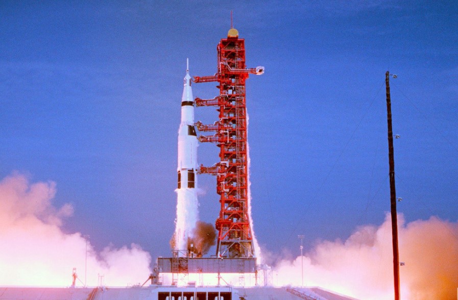 Кадр из фильма "Аполлон 11"