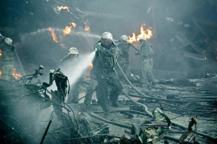 кадр из фильма Чернобыль. Бездна