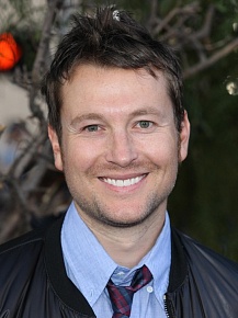   (Leigh Whannell)