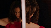 кадр из фильма Маленькое красное платье